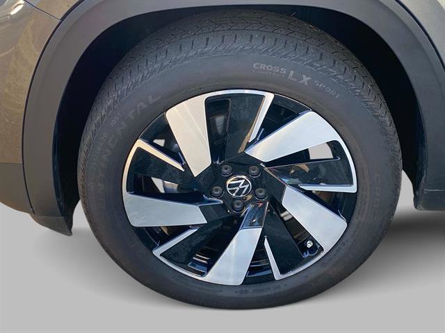 Used 2024 Volkswagen Atlas Cross Sport SE image 18