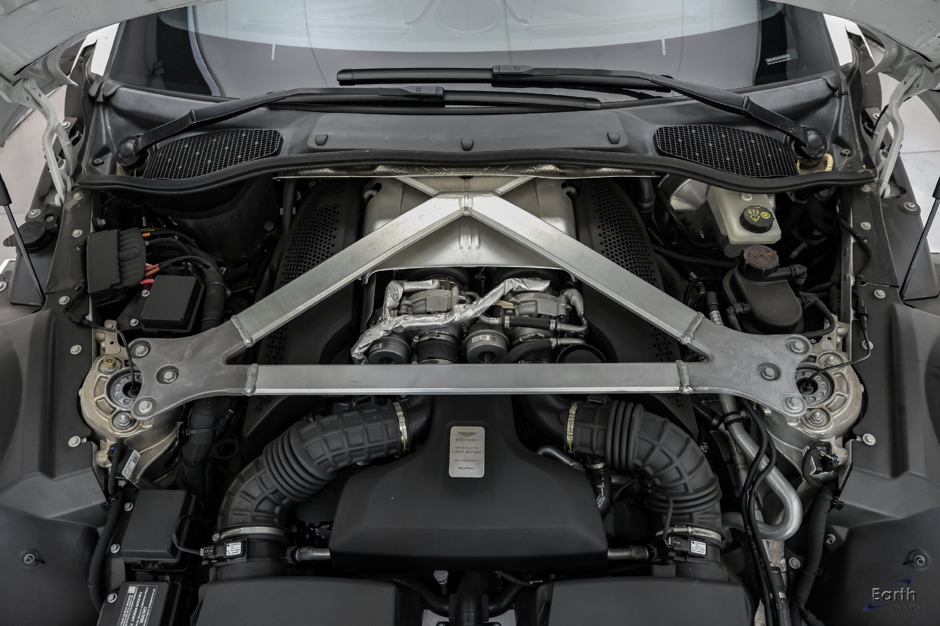 Used 2022 Aston Martin V8 Vantage Coupe RWD image 93