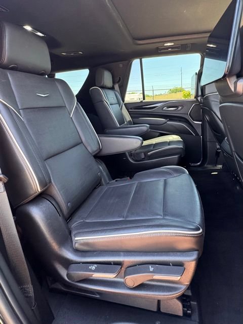 Used 2023 Cadillac Escalade Sport AWD/4WD image 15