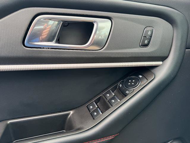 Used 2025 Ford Explorer ST-Line image 25