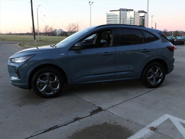 Used 2024 Ford Escape ST-Line w/ Tech Pack #1 image 3