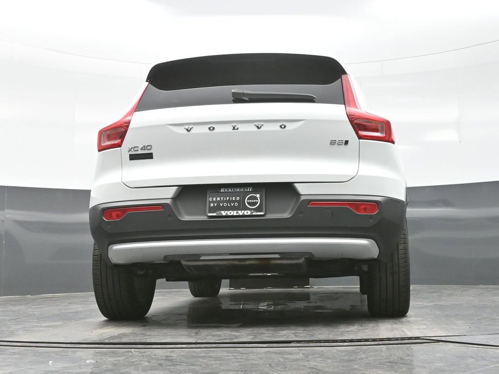 Used 2025 Volvo XC40 B5 Plus image 23