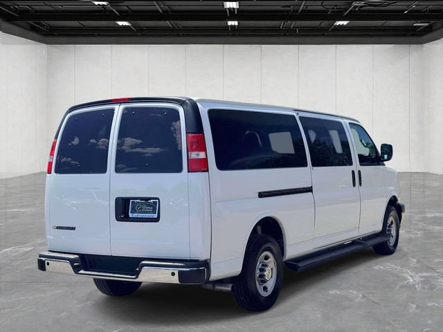 Used 2025 Chevrolet Express 3500 LT w/ LT Preferred Equipment Group RWD image 5