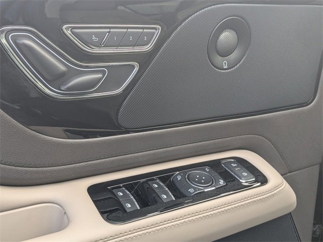 Used 2022 Lincoln Aviator Reserve w/ Class IV Trailer Tow Package image 10