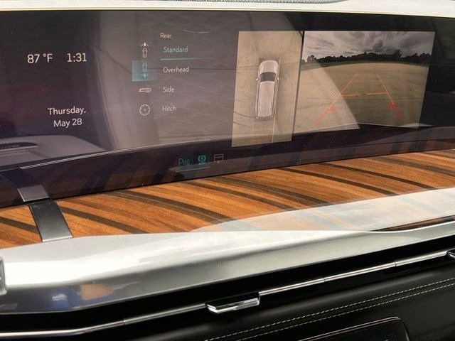 New 2026 Cadillac Escalade Platinum Luxury w/ LPO, Radiant Package AWD/4WD image 16