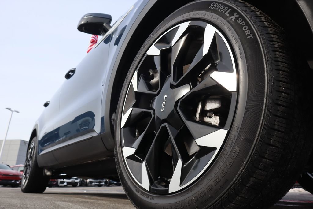 Used 2025 Kia Sorento SX image 10