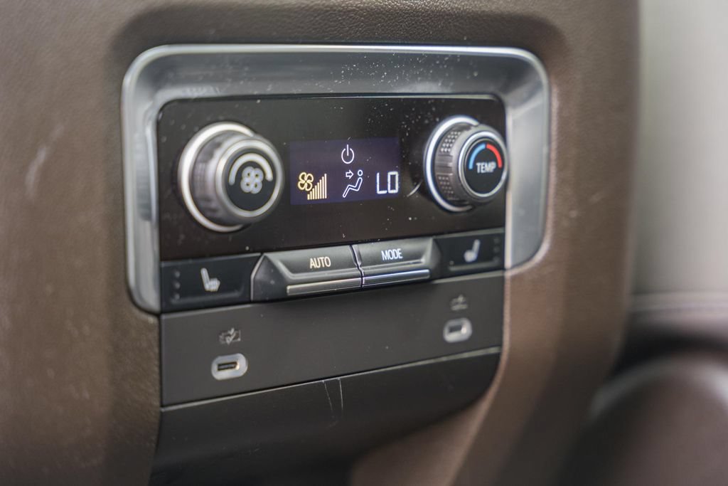 Used 2022 Chevrolet Tahoe LT w/ LT Signature Package AWD/4WD image 37