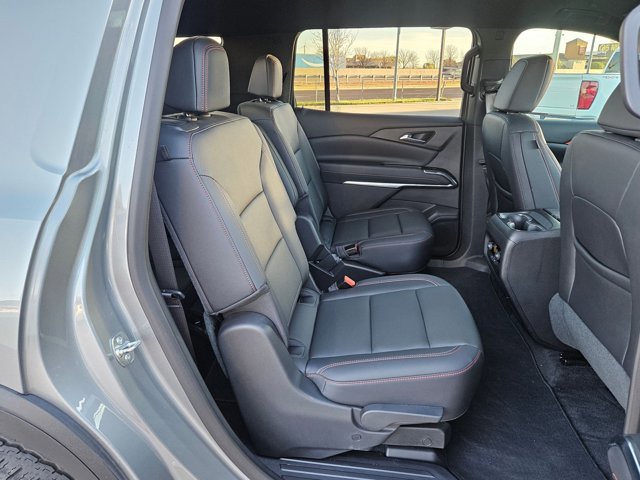 Used 2025 Chevrolet Traverse Z71 w/ Driver Confidence Package image 17