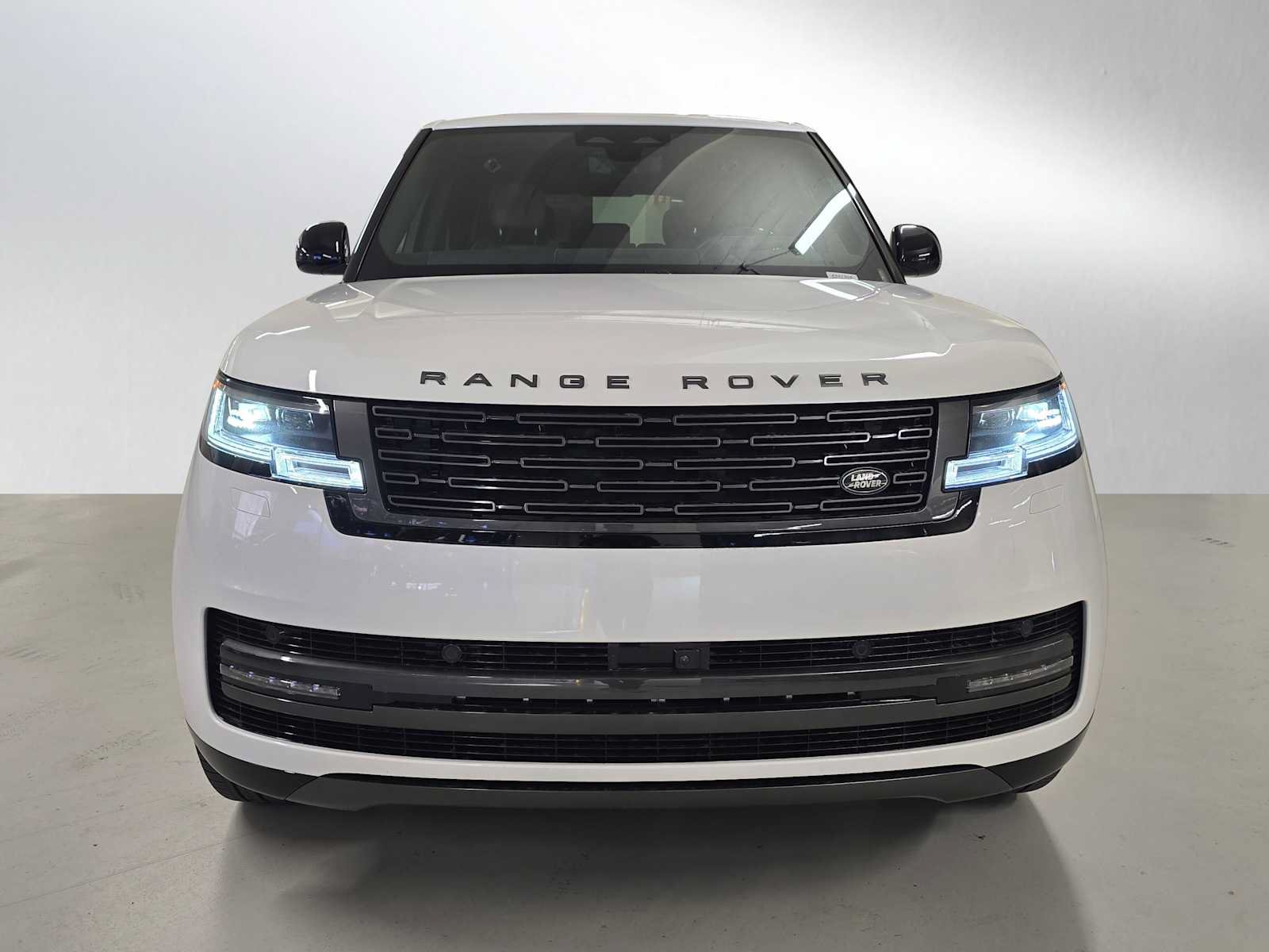 New 2025 Land Rover Range Rover Long Wheelbase SE AWD/4WD image 8