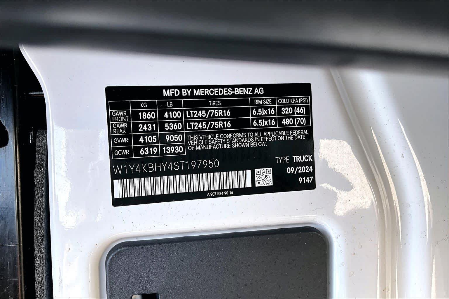Used 2025 Mercedes-Benz Sprinter 2500 image 39