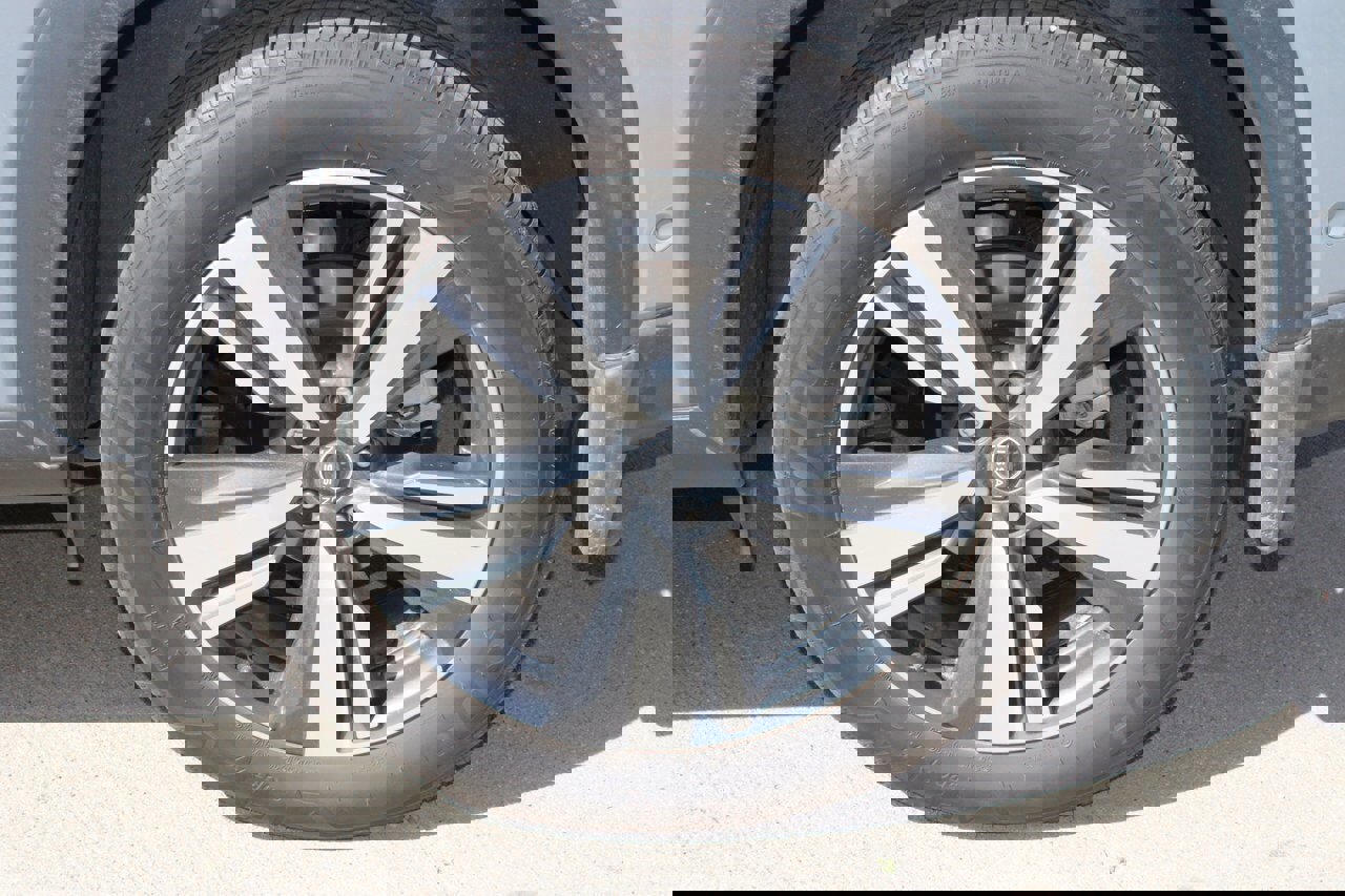 Used 2024 Nissan Rogue SL image 27