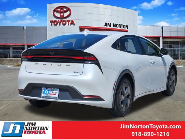 Used 2025 Toyota Prius LE FWD image 5