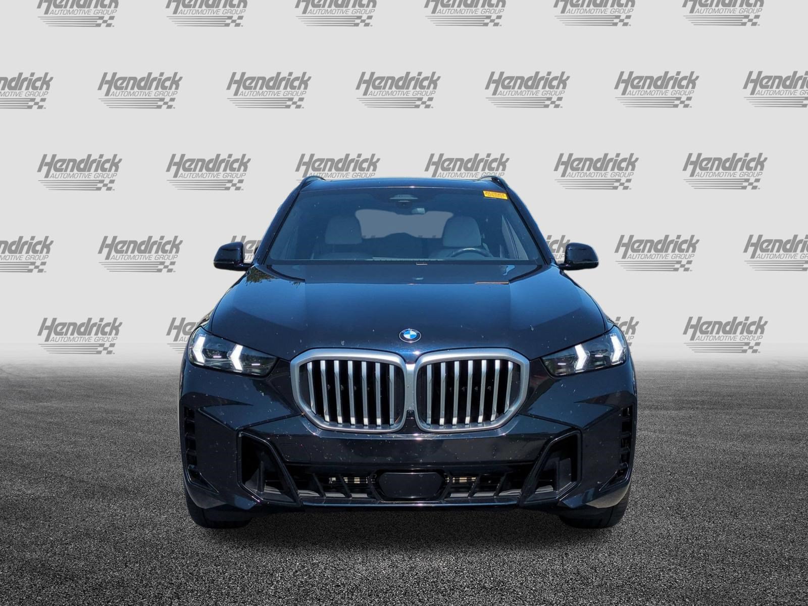 Used 2024 BMW X5 sDrive40i w/ M Sport Package RWD image 3