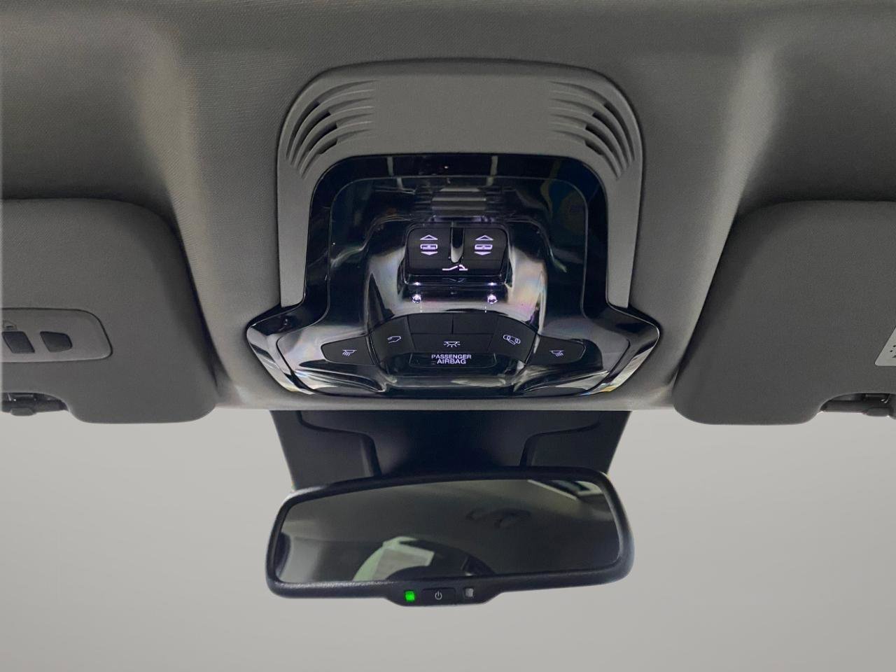 Used 2018 Alfa Romeo Stelvio AWD image 16