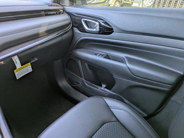 New 2026 Jeep Compass Latitude image 15