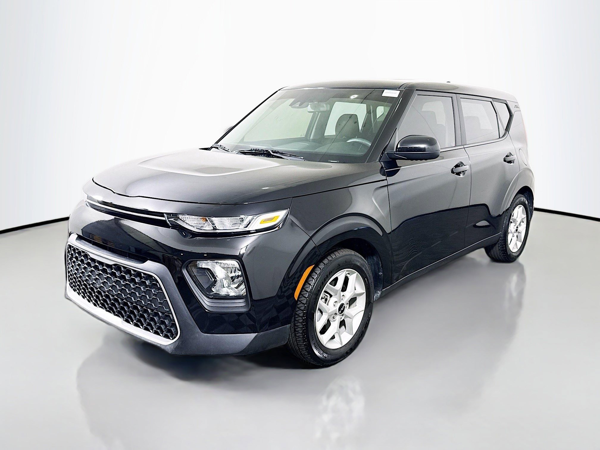 Used 2022 Kia Soul LX w/ Technology Package image 4