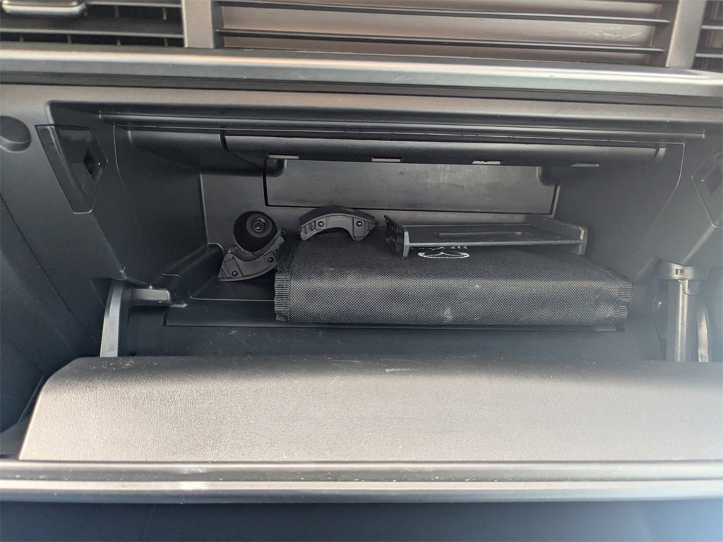 Used 2020 MAZDA MAZDA3 Hatchback image 40