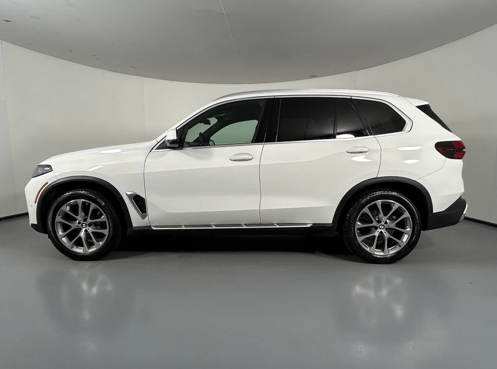 Used 2024 BMW X5 xDrive40i AWD/4WD image 4