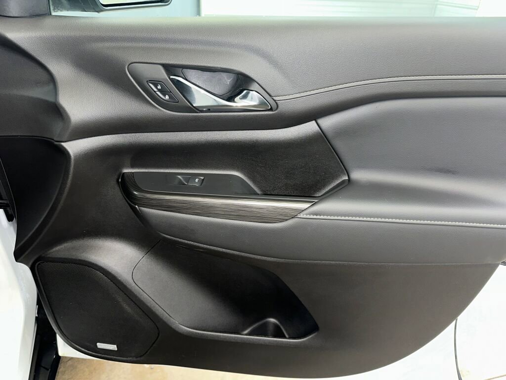 Certified 2023 GMC Acadia SLT w/ Preferred Package image 36