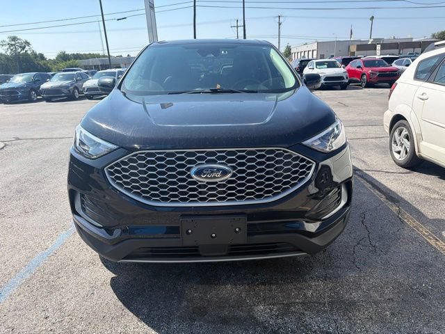 Used 2024 Ford Edge SEL AWD/4WD image 2