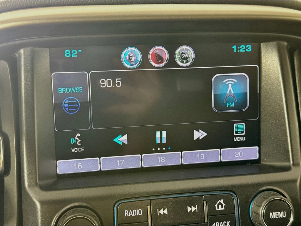 Used 2015 Chevrolet Colorado Z71 AWD/4WD image 17