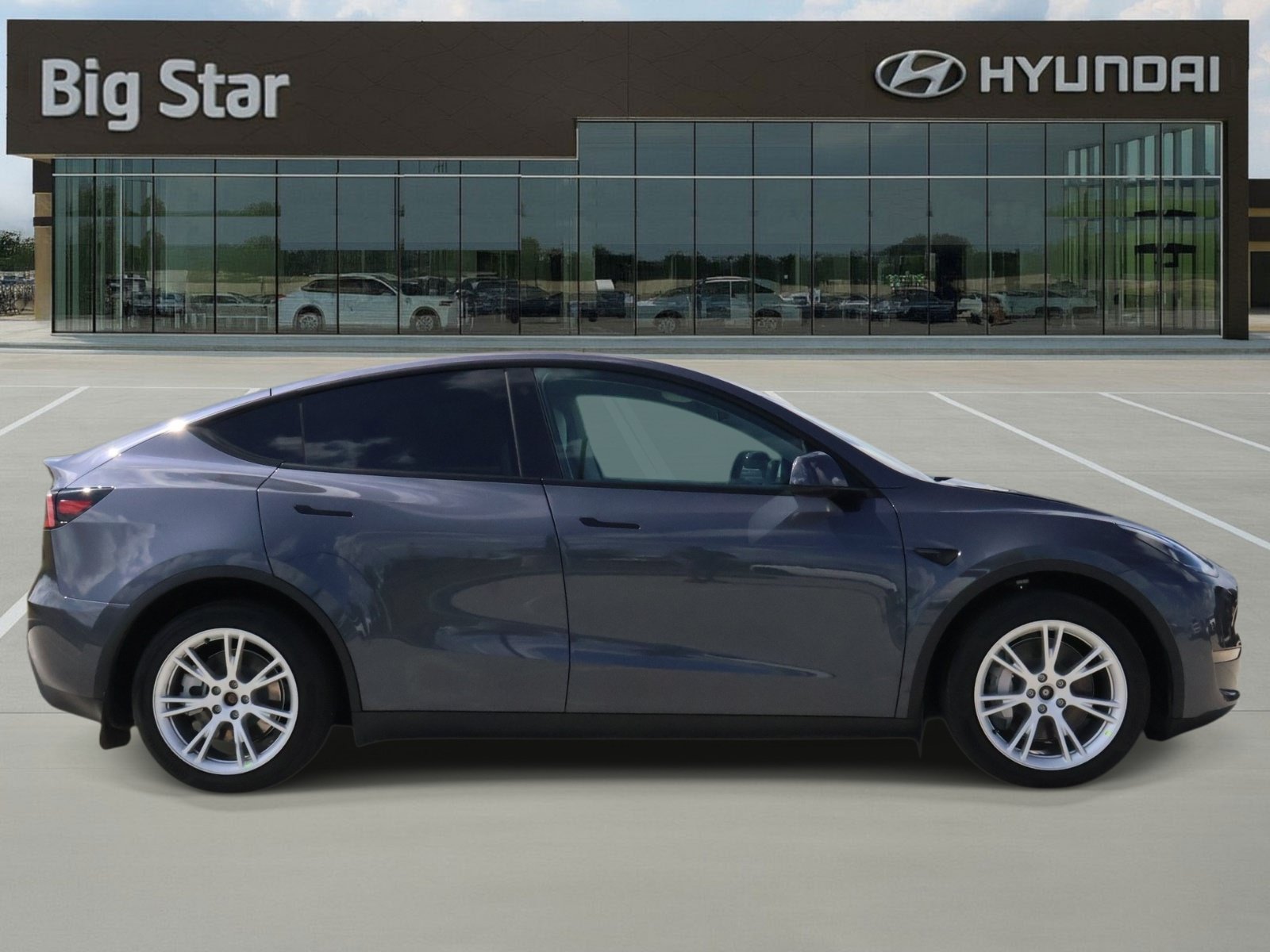 Used 2023 Tesla Model Y Long Range AWD/4WD image 5