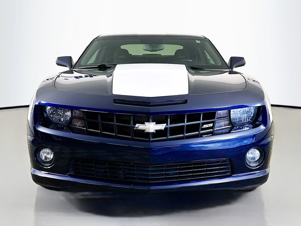 Used 2011 Chevrolet Camaro SS RWD image 2