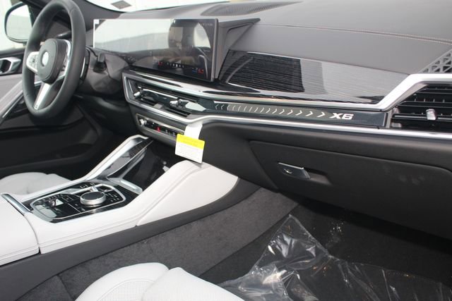 New 2026 BMW X6 xDrive40i w/ Climate Comfort Package image 24