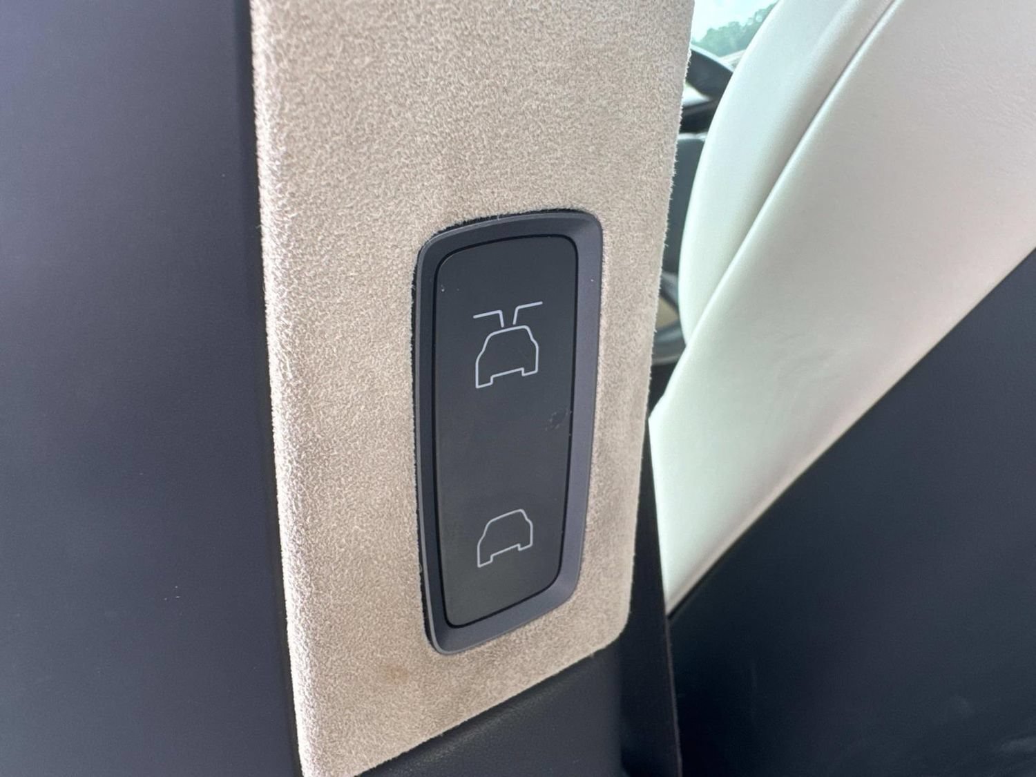 Used 2018 Tesla Model X 75D AWD/4WD image 18