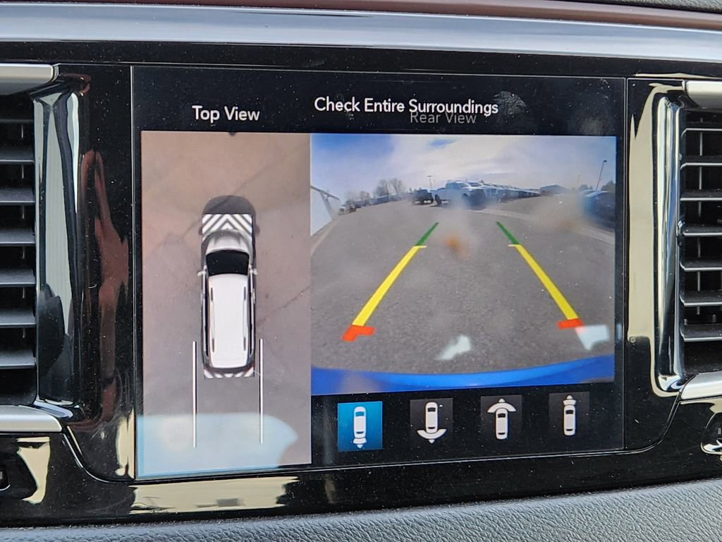 Used 2020 Chrysler Pacifica Touring-L image 23