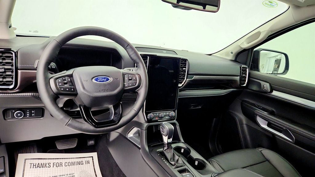 Used 2025 Ford Ranger Lariat w/ FX4 Off-Road Package AWD/4WD image 12