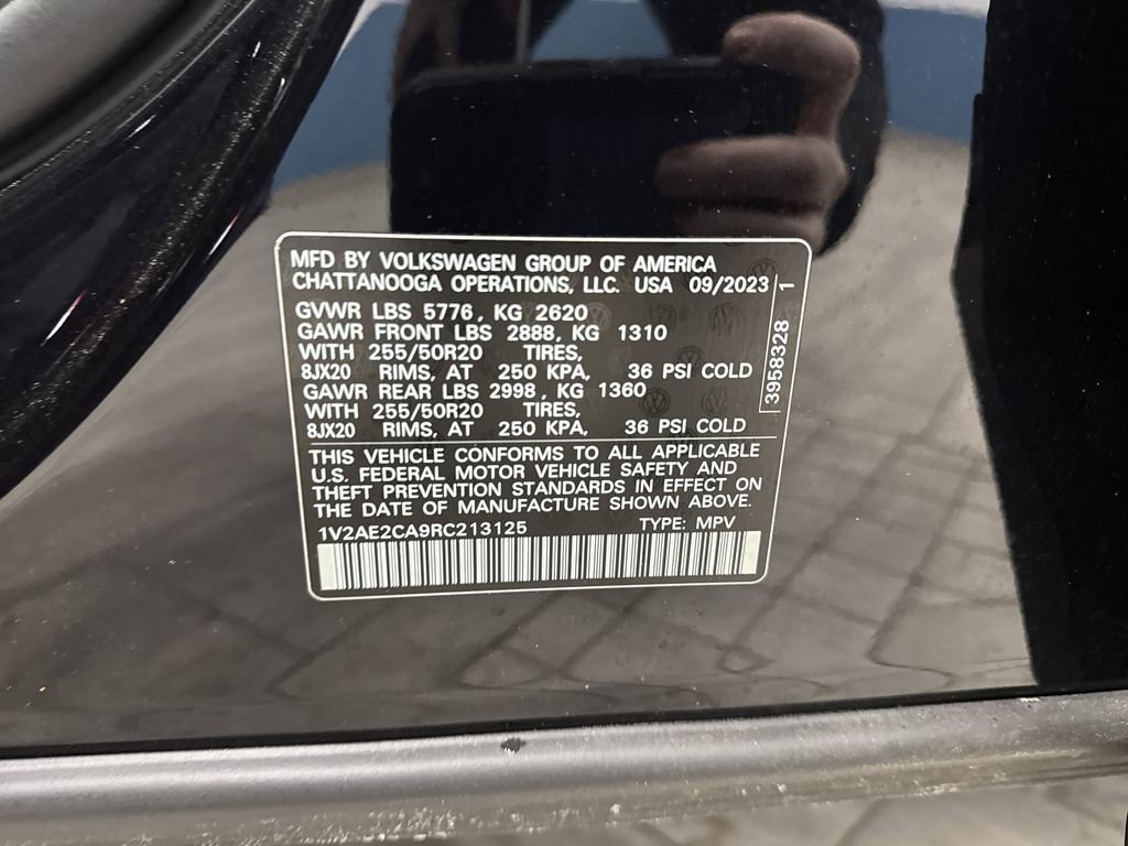 Used 2024 Volkswagen Atlas Cross Sport SEL R-Line image 39