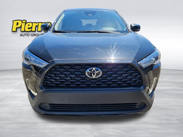Used 2025 Toyota Corolla Cross LE AWD/4WD image 2