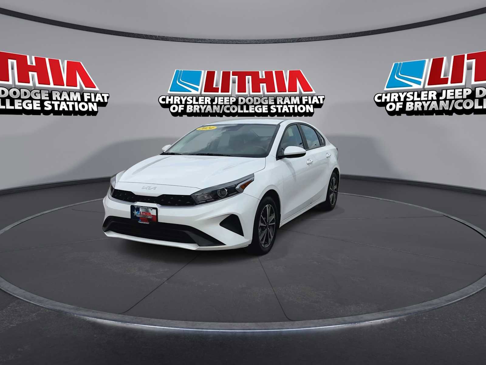 Used 2024 Kia Forte LXS FWD image 3