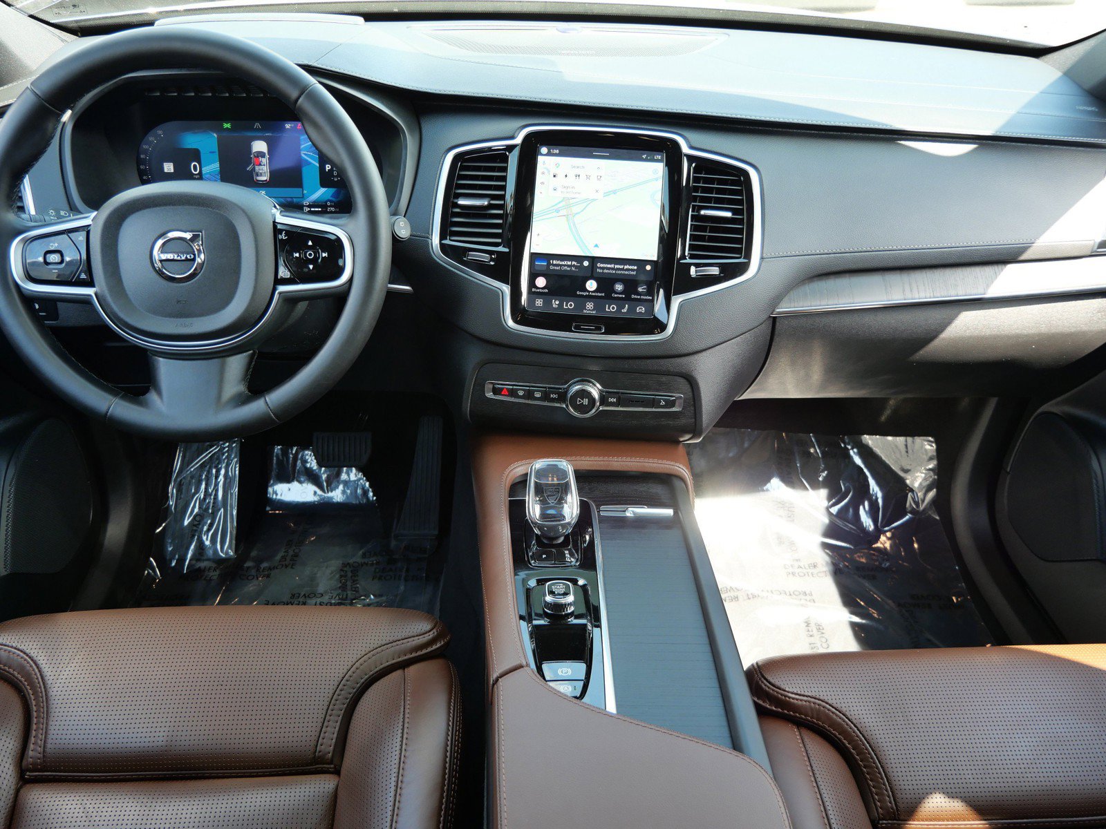 Certified 2025 Volvo XC90 T8 Ultra w/ Protection Package Premier AWD/4WD image 13