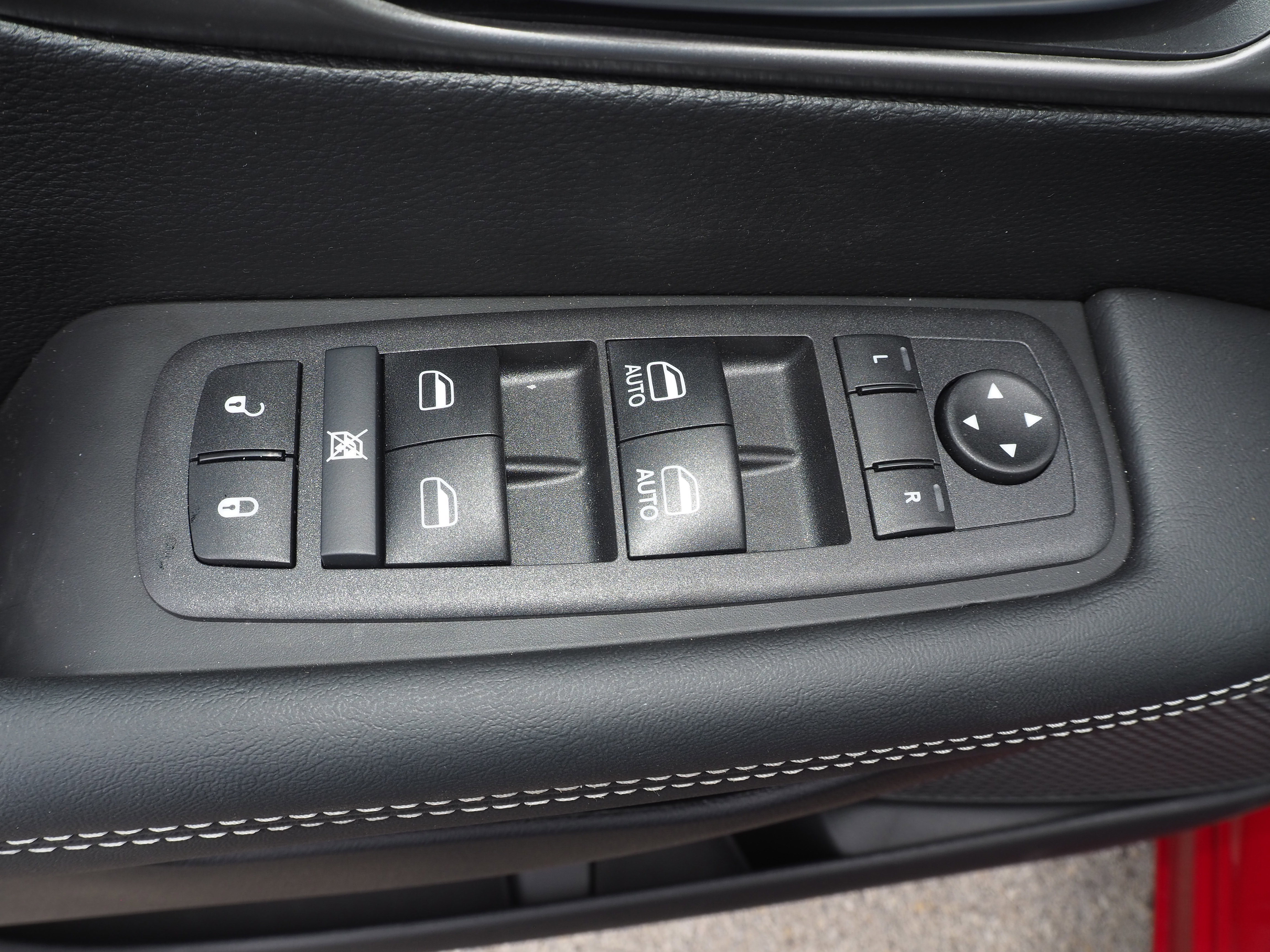 New 2025 Chrysler Voyager LX image 26