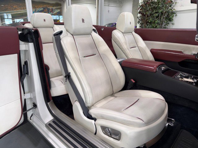 Used 2017 Rolls-Royce Dawn image 66
