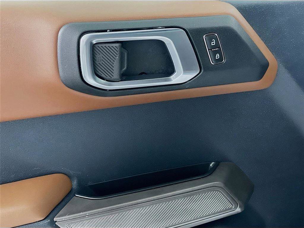 Used 2023 Ford Bronco Outer Banks image 21