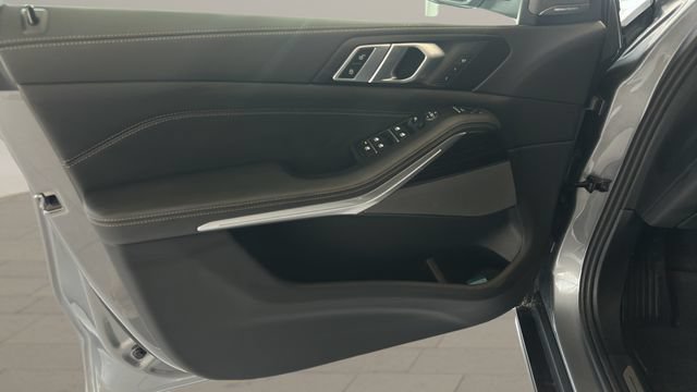 Used 2025 BMW X5 xDrive40i AWD/4WD image 10