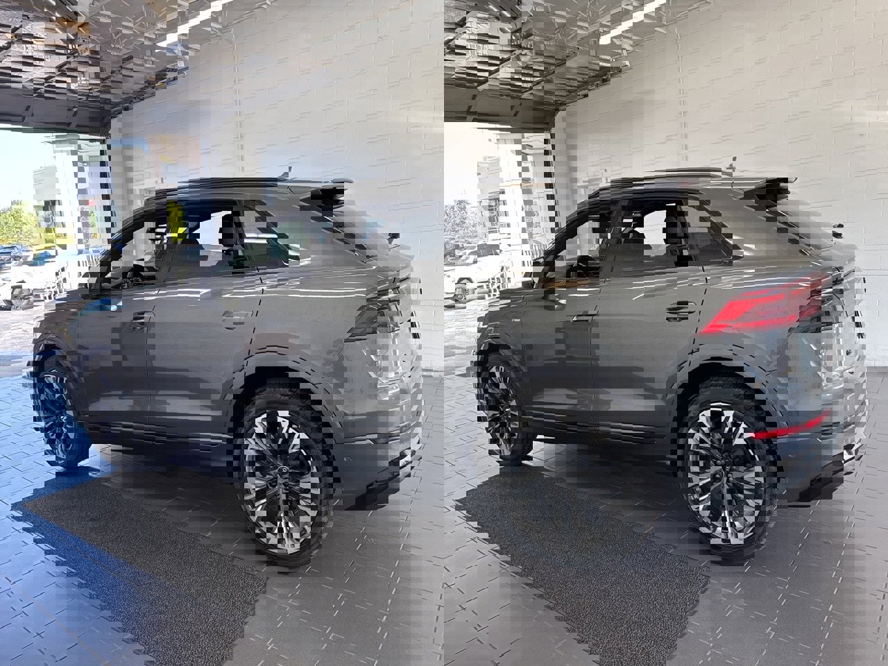 New 2025 Audi Q8 Premium Plus image 5