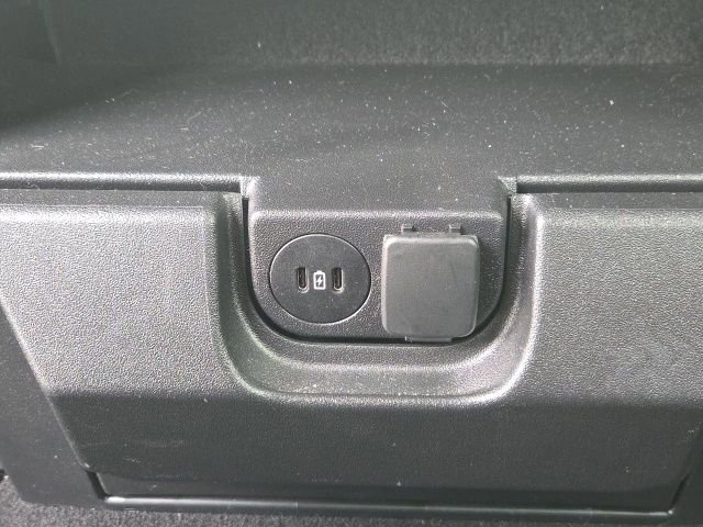 Certified 2025 Ford F150 XLT w/ Equipment Group 301A Standard image 17