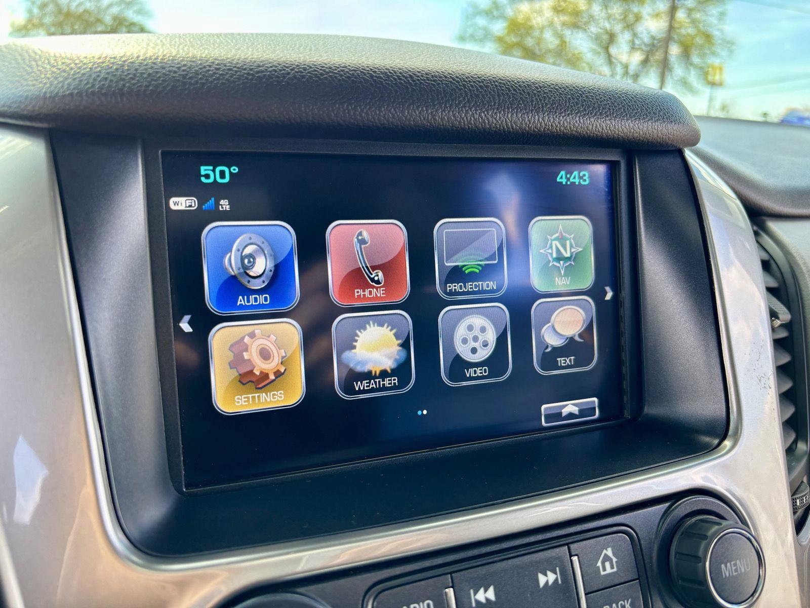 Used 2018 Chevrolet Suburban LT AWD/4WD image 19