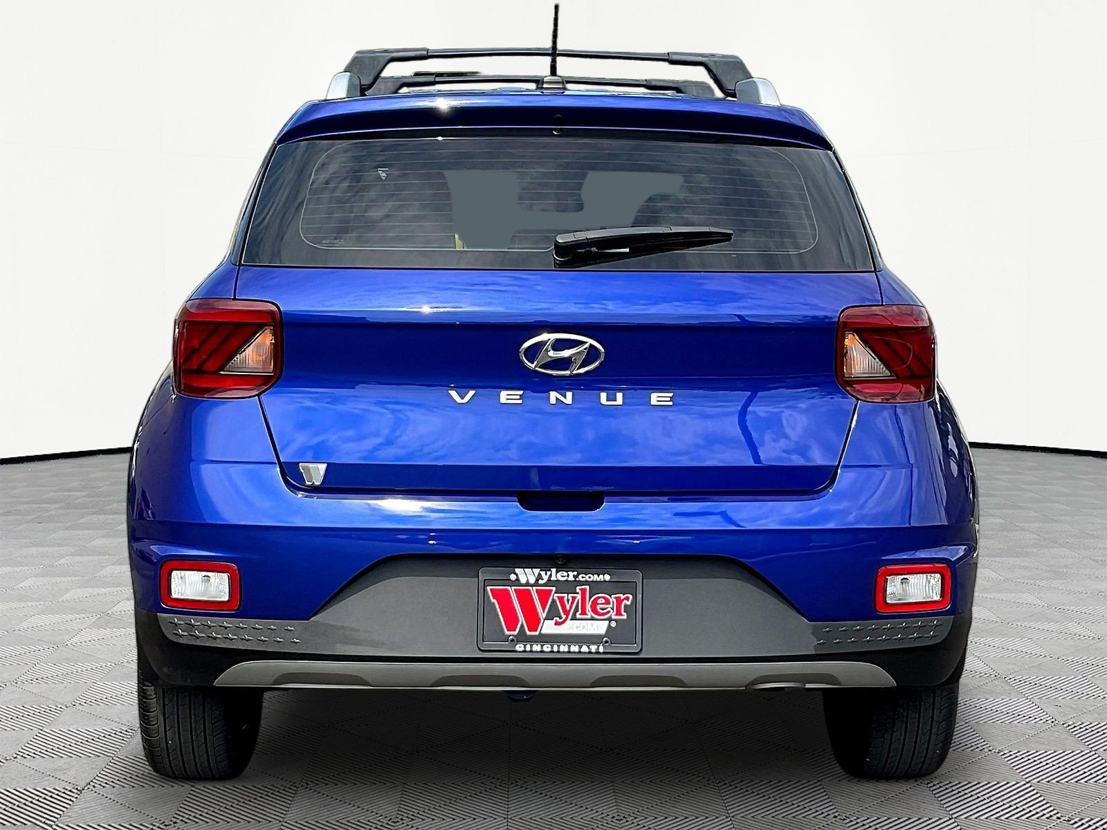 Certified 2024 Hyundai Venue Limited FWD image 5