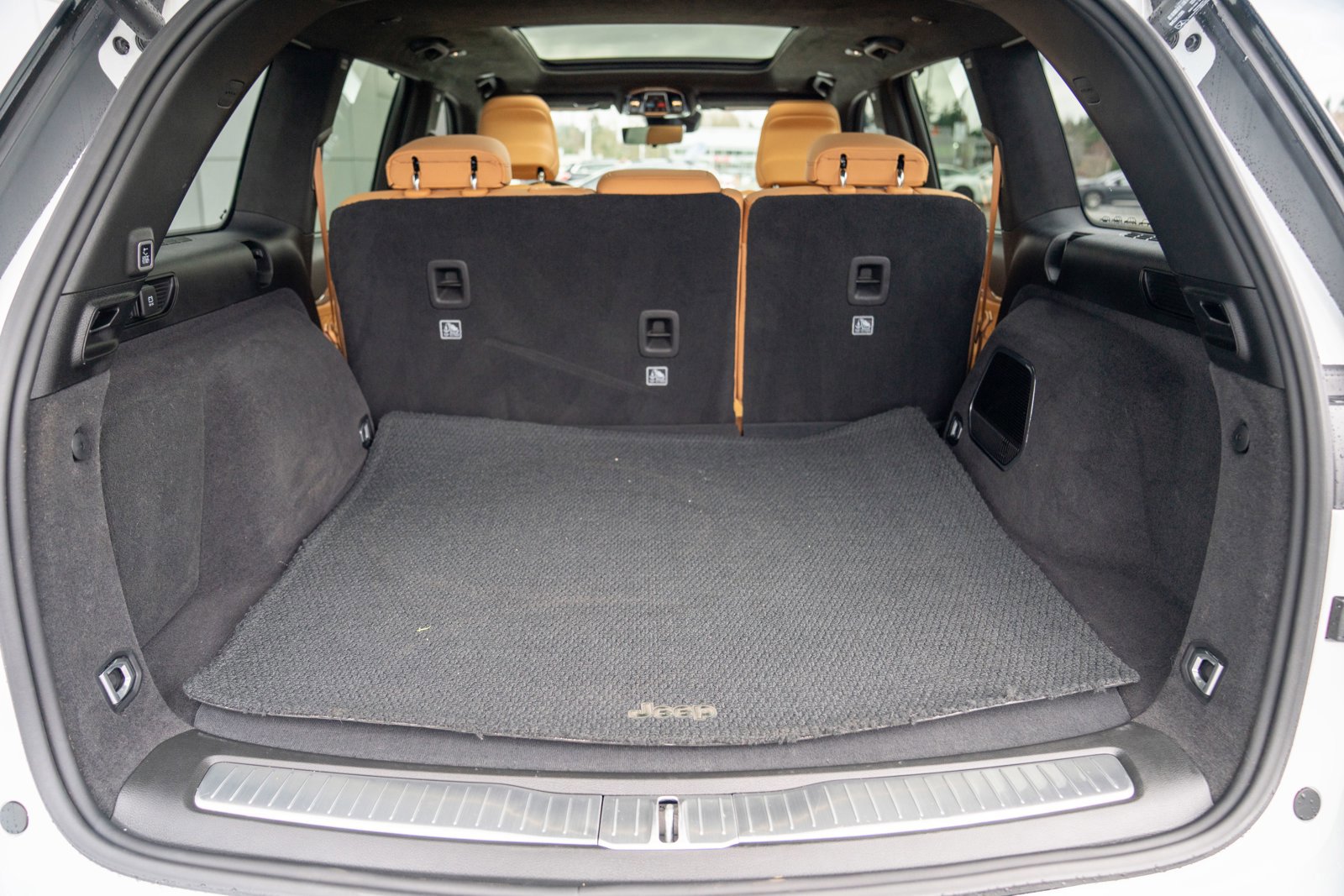 Used 2023 Jeep Grand Cherokee Summit image 28