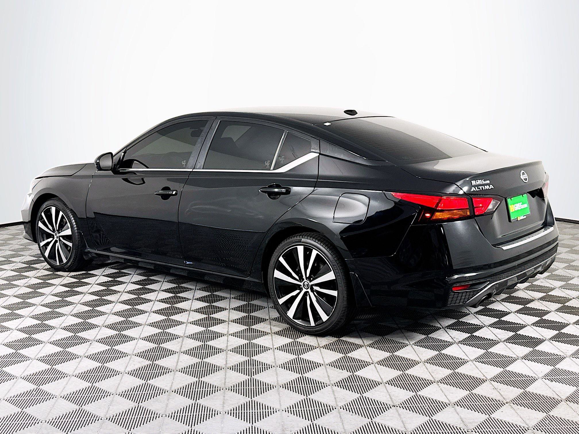 Used 2020 Nissan Altima 2.5 SR FWD image 6