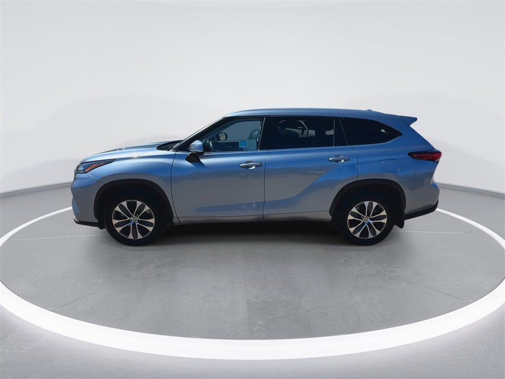 Used 2022 Toyota Highlander XLE image 7