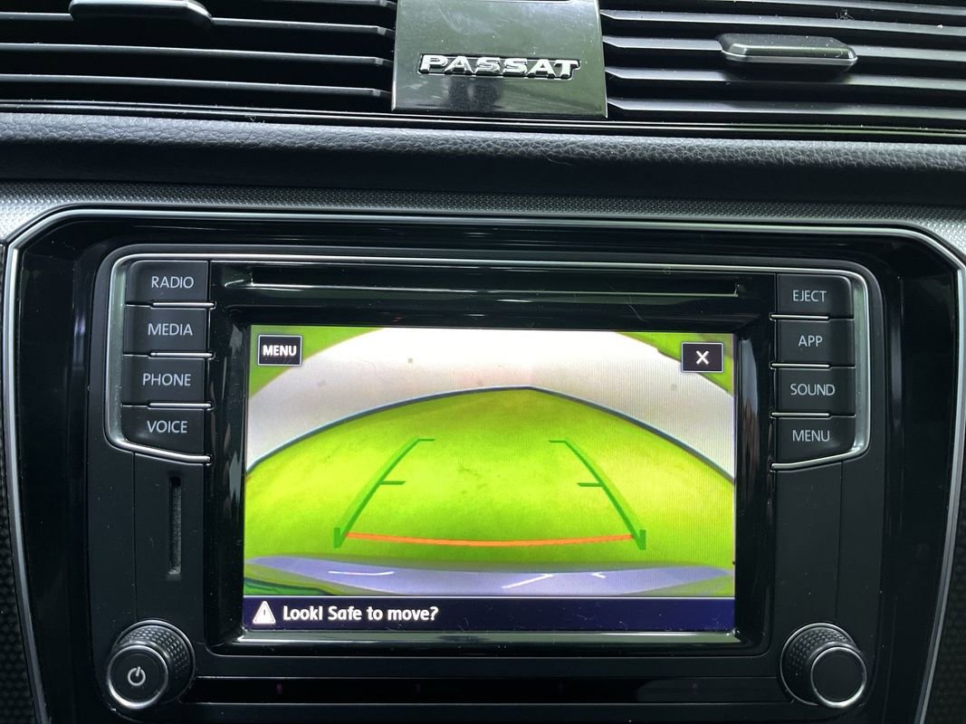 Used 2018 Volkswagen Passat 3.6 image 21