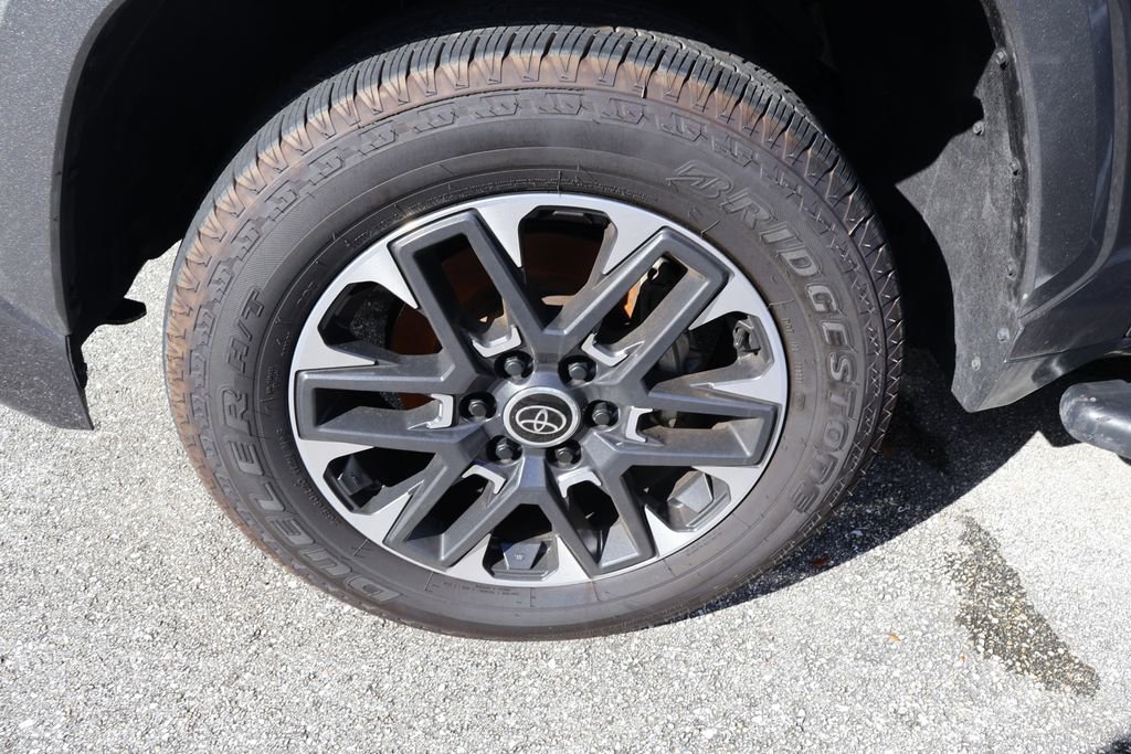 Used 2023 Toyota Tundra Limited w/ Power Package RWD image 4