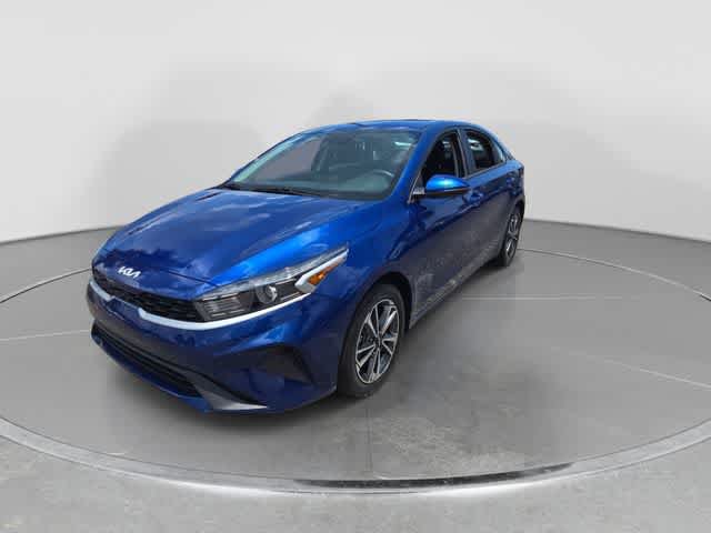 Used 2023 Kia Forte LXS w/ LXS Technology Package FWD image 4