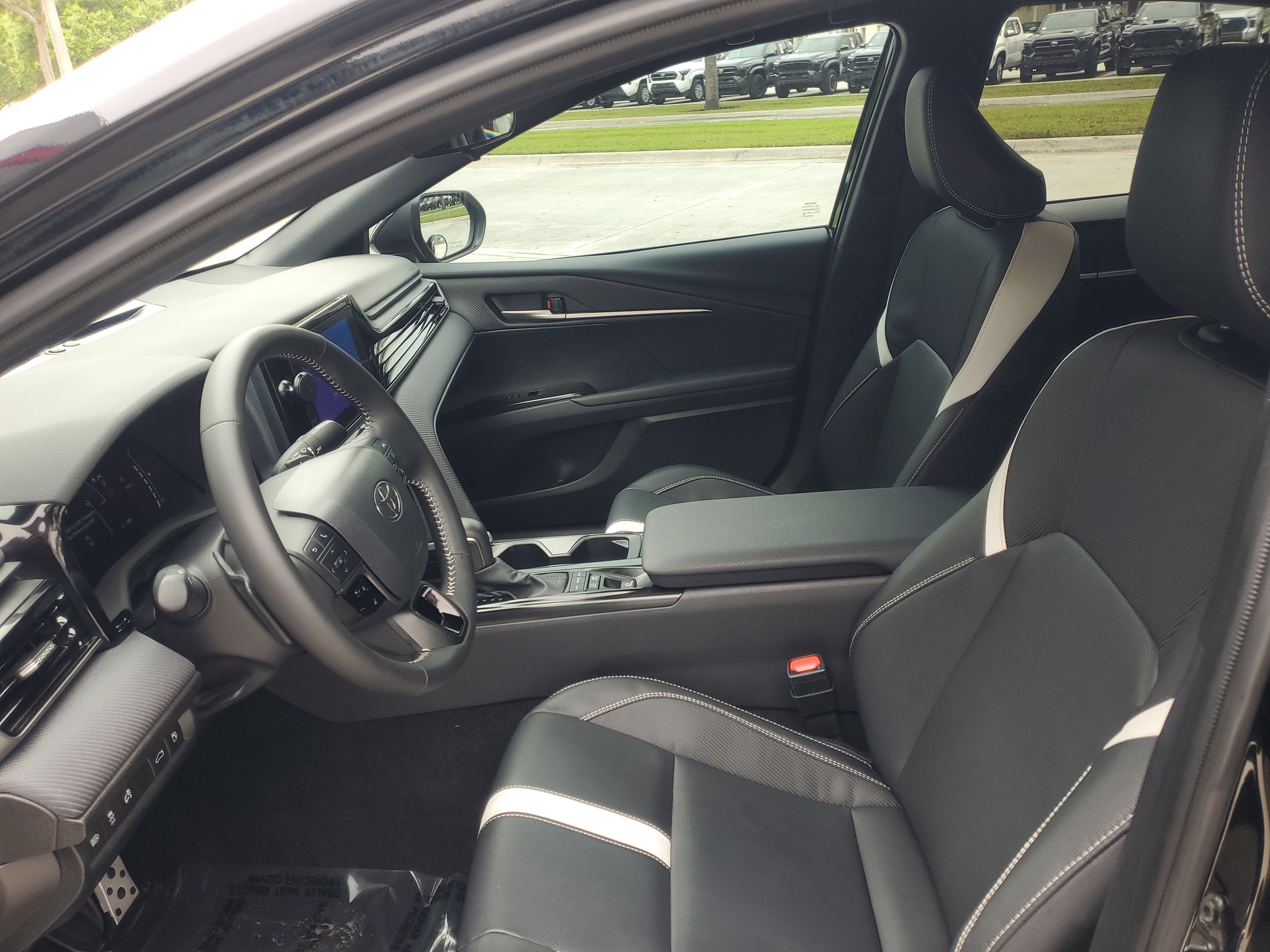 Used 2026 Toyota Camry SE image 15